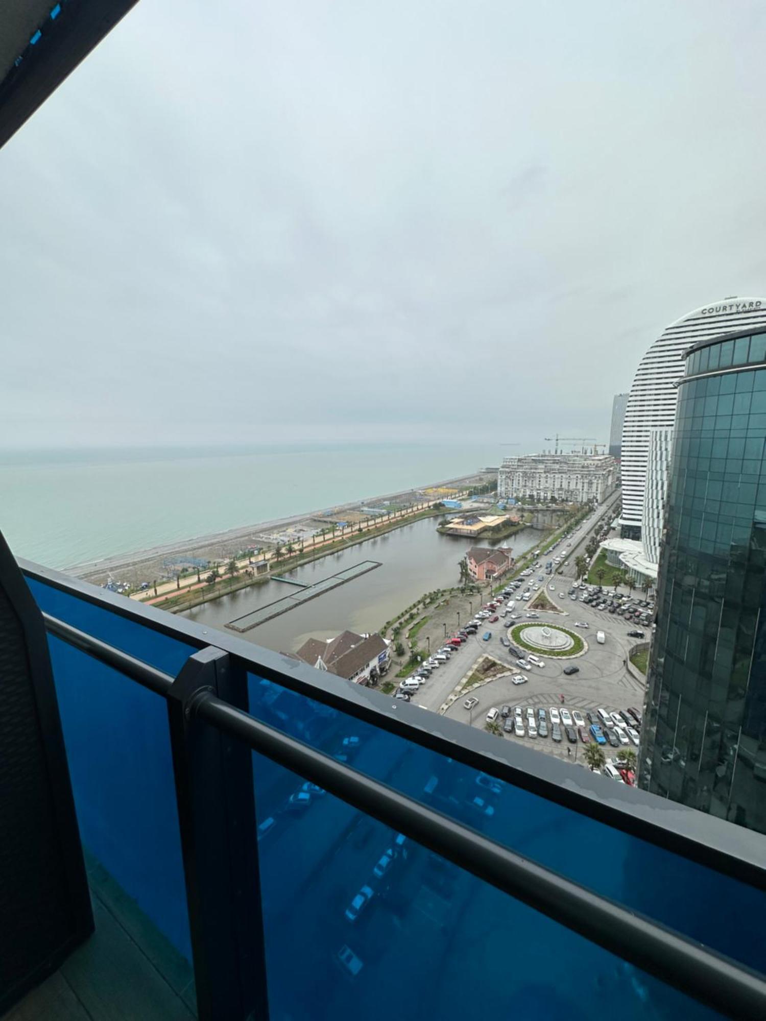 Апарт отель Orbi City Luxury Towers Батуми Экстерьер фото